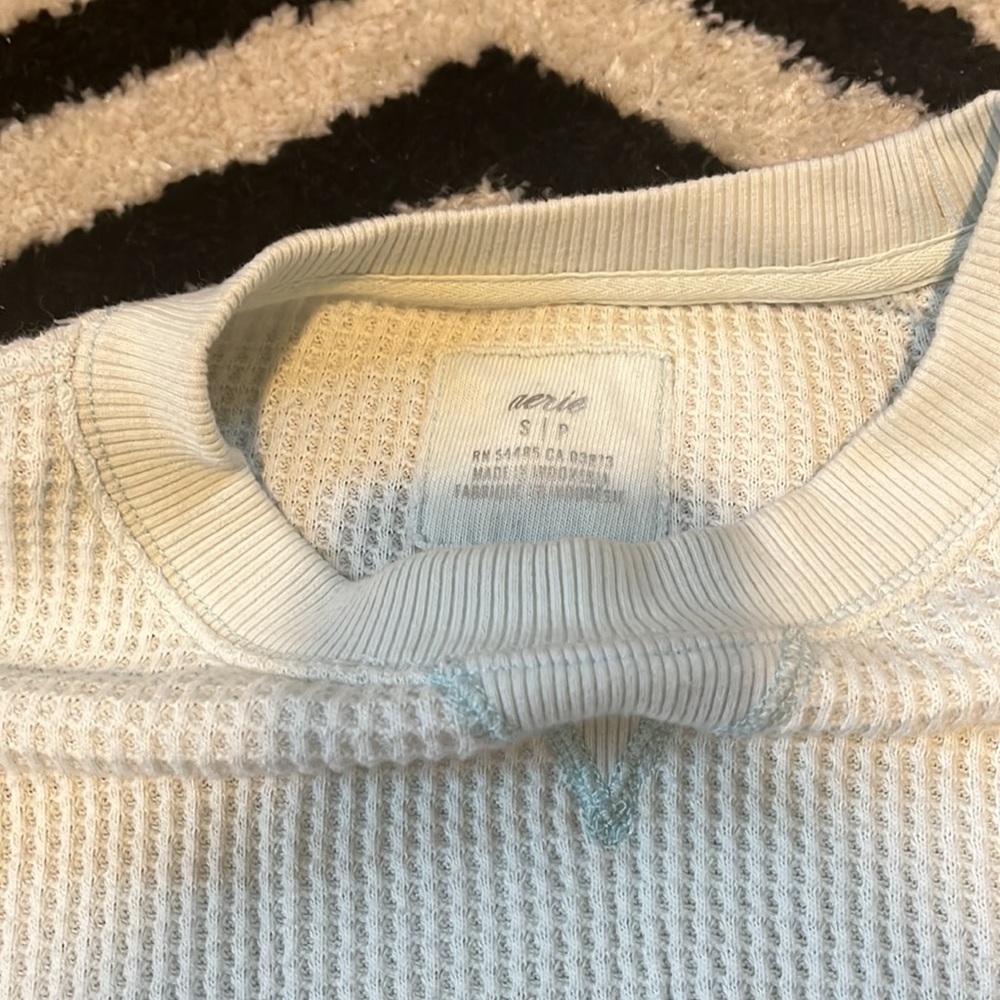 pullover - Picture 2 of 2